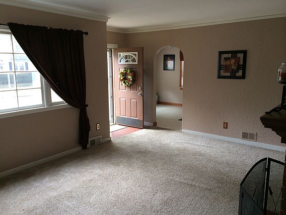 2nd image of 225 E Odell Pl