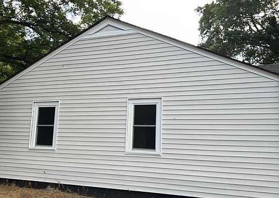 2nd image of 429 Henry St