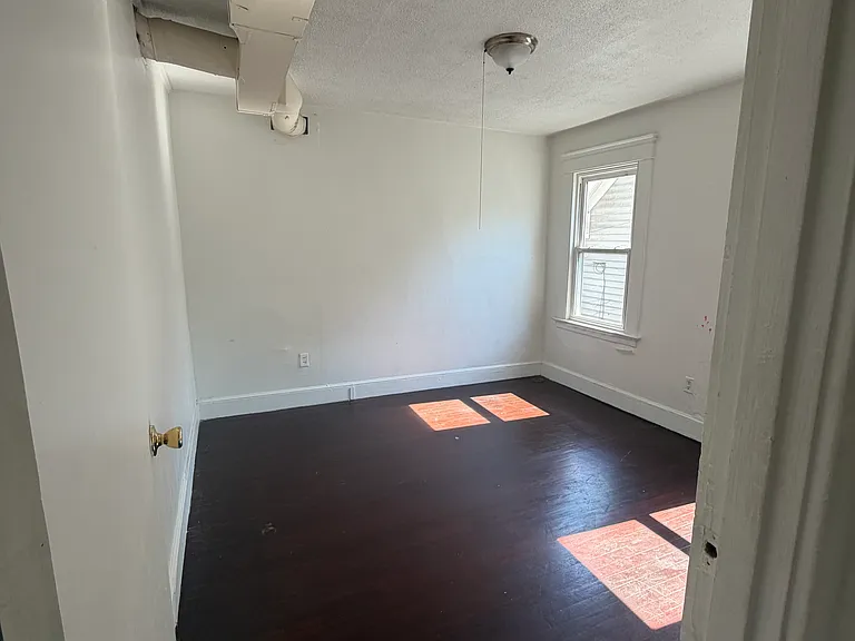 37 Irvington St #2 — Photo 6