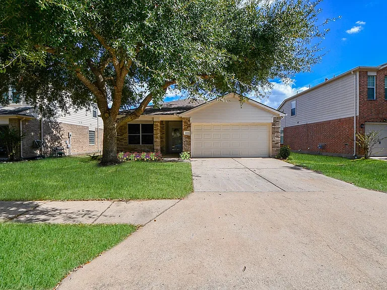 4818 King Hallow Ln — Photo 2