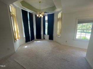 200 Circle On The Grn, Cary, NC 27519