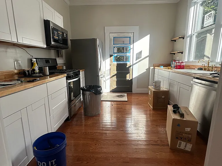 1086 W Hancock Ave — Photo 6