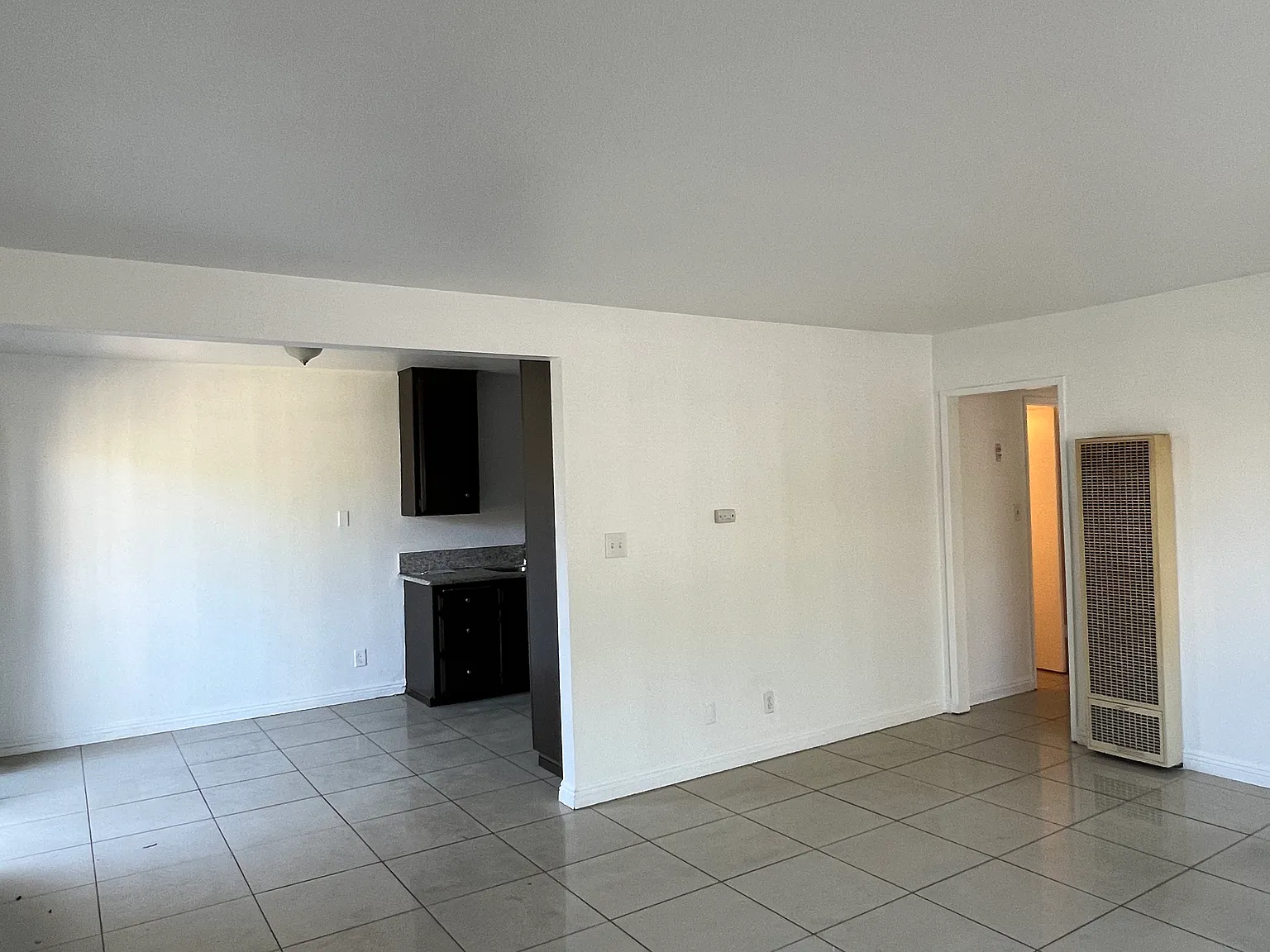 1251 W 4th St — Photo 4