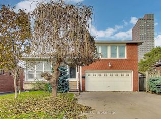 30 Jane Osler Blvd, Toronto, ON M6A 1W7