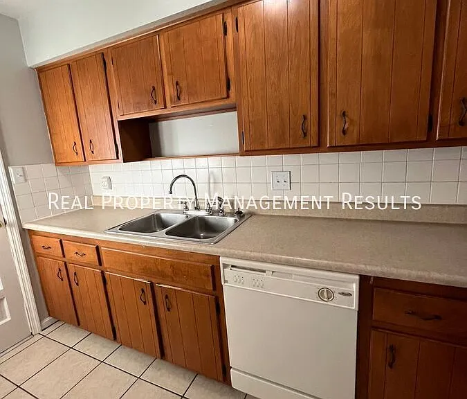 2807 Ridgewood Dr #A — Photo 4