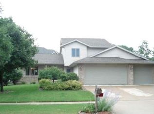 823 Windhill St, Onalaska, WI 54650