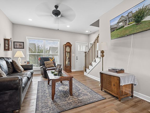 4th image of 1405 Brook Hill Dr