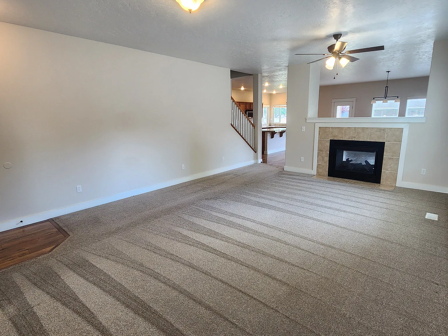 5 bed, 2.5 bath, 2818 sqft, $2,950 — Photo 4