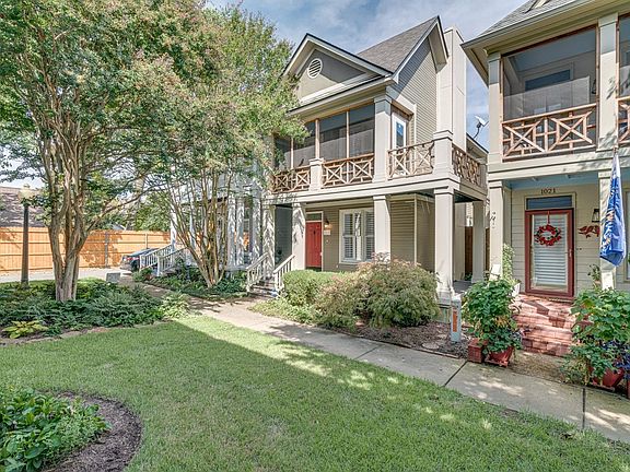 3rd image of 1025 Island Park Cir