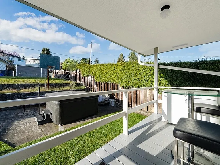 2349 Rosedale Dr — Photo 1