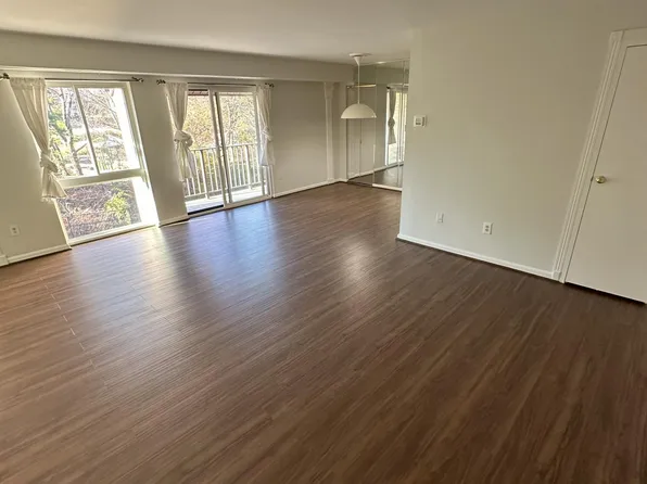 6153 Edsall Rd, Alexandria, VA 22304