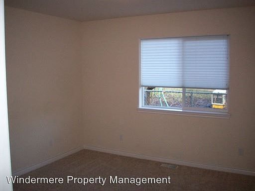 3rd image of 1011 S 4th Ave