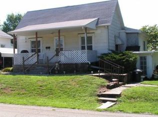 421 S 2nd St, Maitland, MO 64466