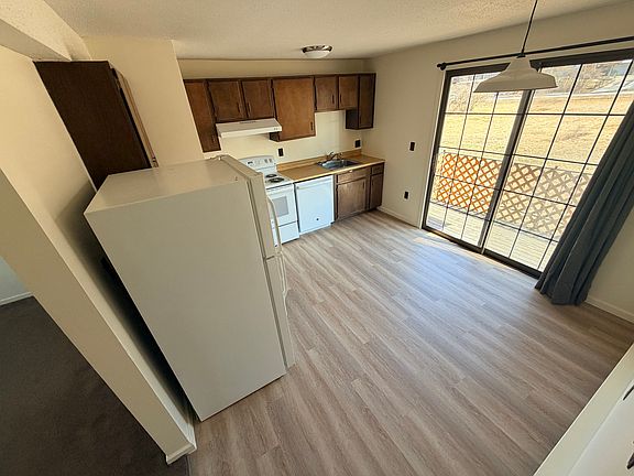 2nd image of 4 Penwood Dr #6