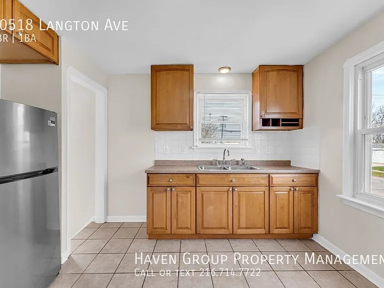 10518 Langton Ave — Photo 8