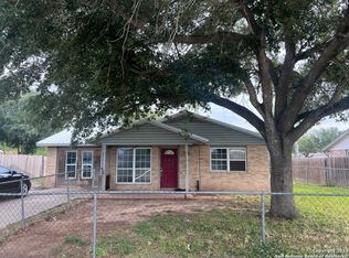 1504 Cadillac Dr, Three Rivers, TX 78071