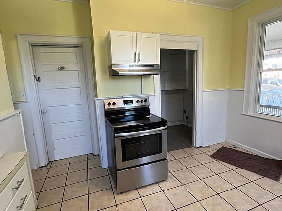 5th image of 1314 Schlager St #1314