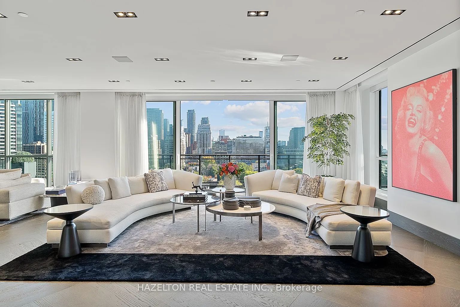 181 Davenport Rd #Penthouse photo 1