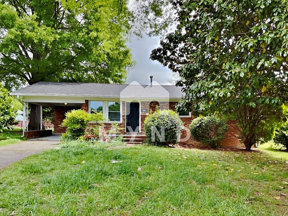 1st image of 207 Gaddis Dr