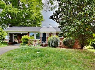 207 Gaddis Dr, Mount Holly, NC 28120