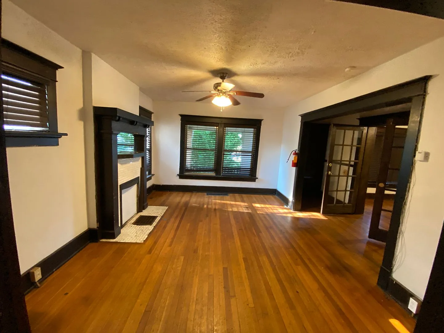 E 17th Ave 68 WOR — Photo 3
