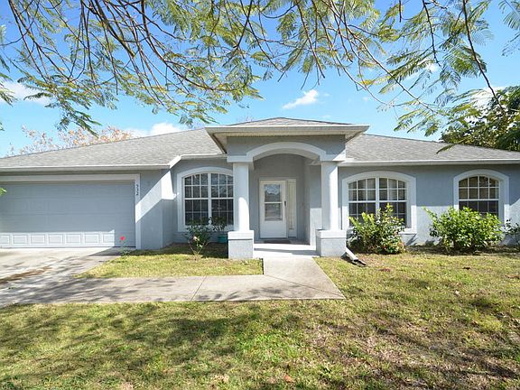 3rd image of 532 Palmetto Dr