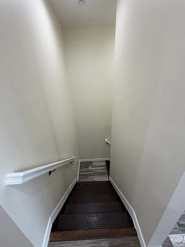 3 bed, 2.0 bath, 950 sqft, $3,777 — Photo 4