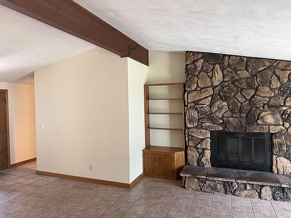 5th image of 1475 Pineview Drive