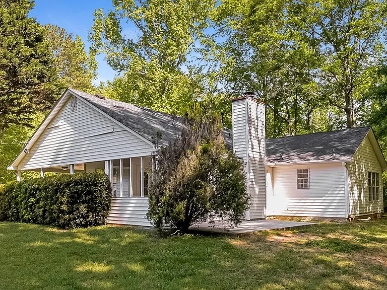 340 Christian Woods Dr SE — Photo 16