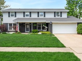 1628 Executive Ln, Glenview, IL