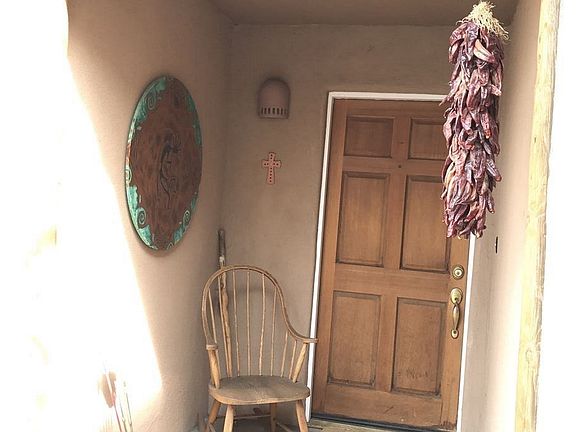 2nd image of 110 Vista Ln