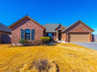 3013 Brookstone Ct, Moore, OK 73160
