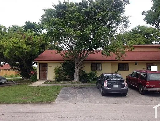 3 bed, 1200 sqft, $2,300 — Photo 1