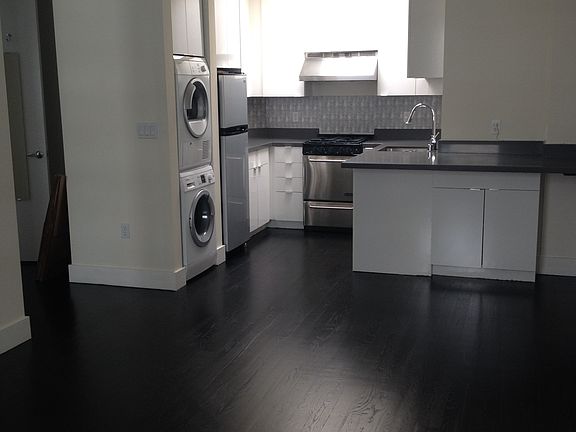 2nd image of 901 Bush St APT 605