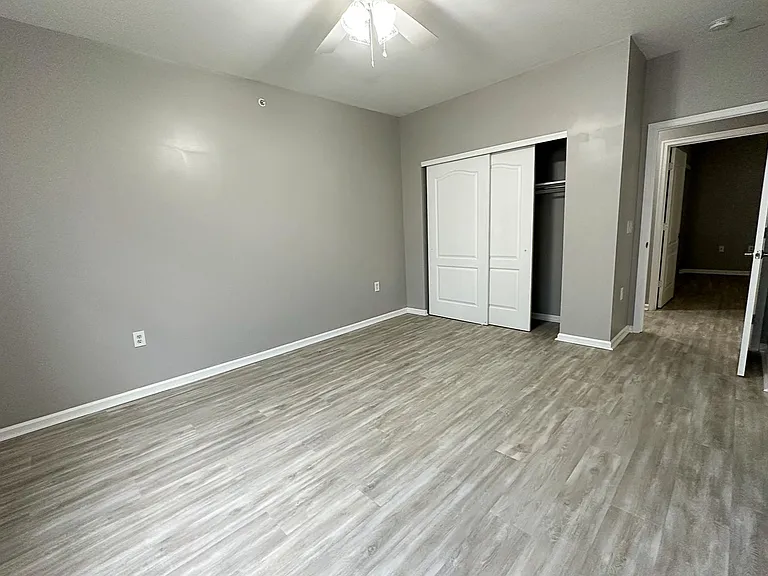 912 Southmoor Dr #203 — Photo 13