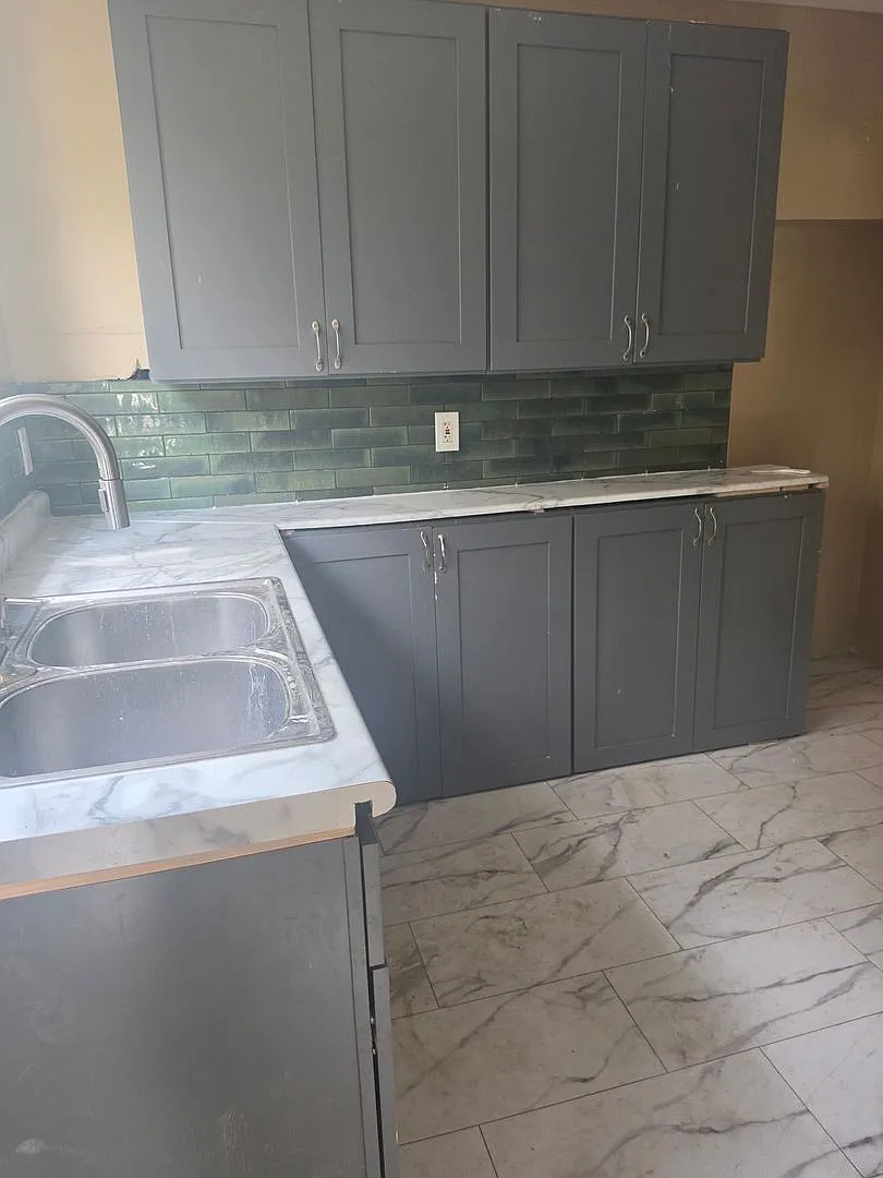 5 Bedroom Home — Photo 2