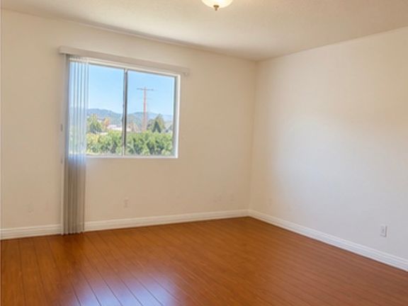 3rd image of 504 E Acacia Ave #6