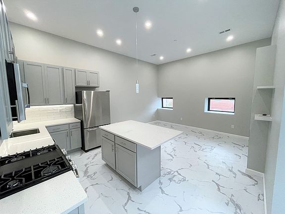 2nd image of 225-235 Essex St Unit 4-1