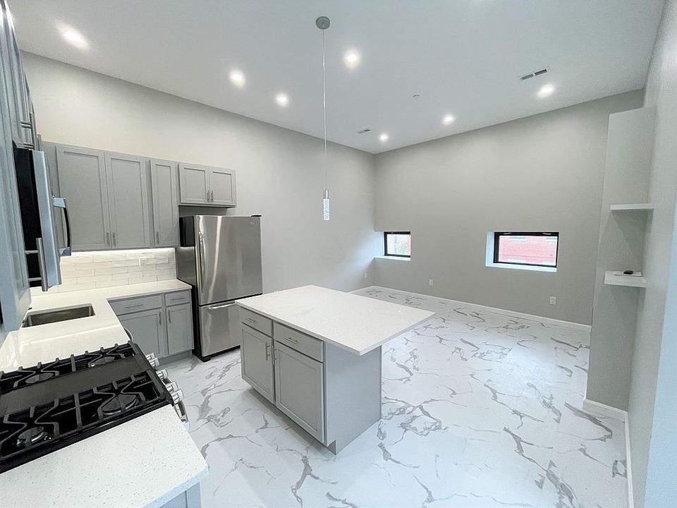1st image of 225-235 Essex St Unit 4