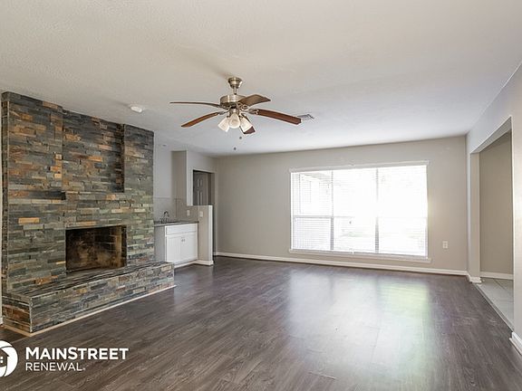 3rd image of 5018 Pine Cliff Dr