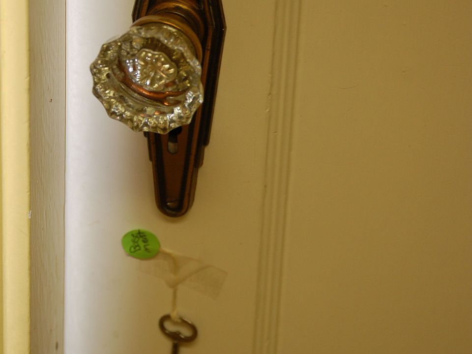 Original doors & glass knobs, with keys!