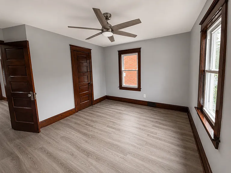 832 Thomas St #834 — Photo 17