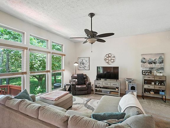 4th image of 1413 Westbrook Dr