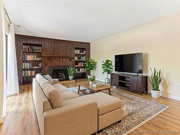 2nd image of 165 Springberry Ln #165