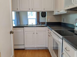 105 Ascot Ct UNIT B-1, Moraga, CA 94556