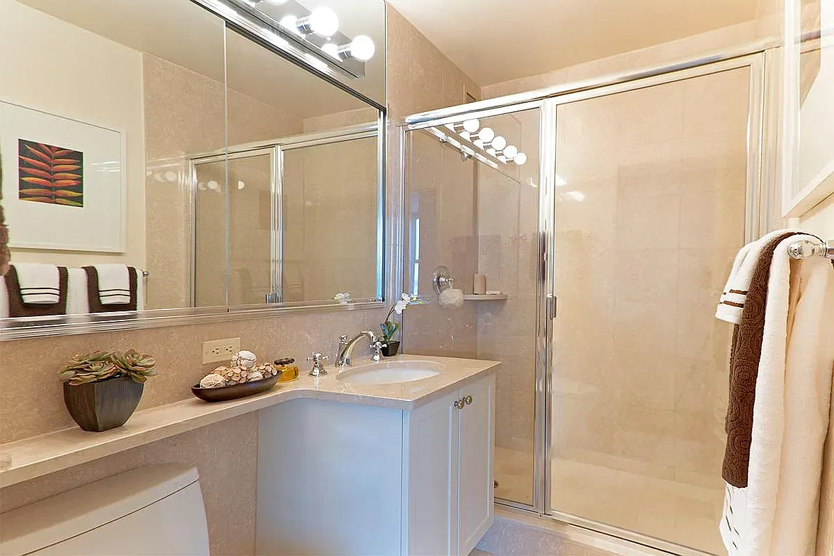 1365 York Ave — Photo 4