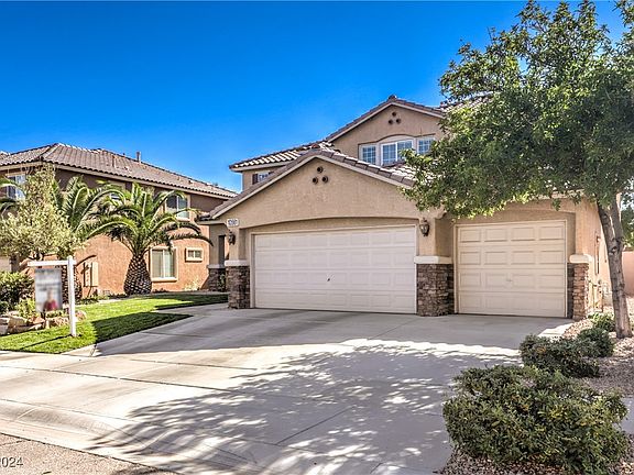 3rd image of 10561 Haywood Dr