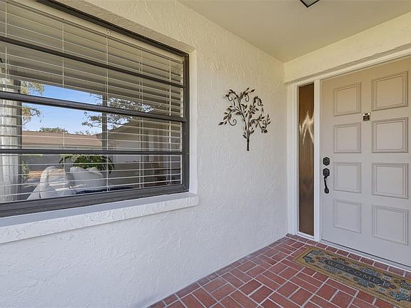 3rd image of 9204 Golf View Dr