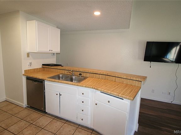 5th image of 760 Blue Jay Rd #27