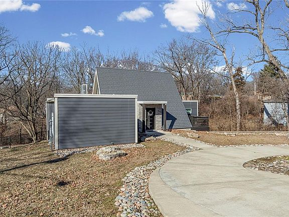 3rd image of 2804 S Whitney Rd